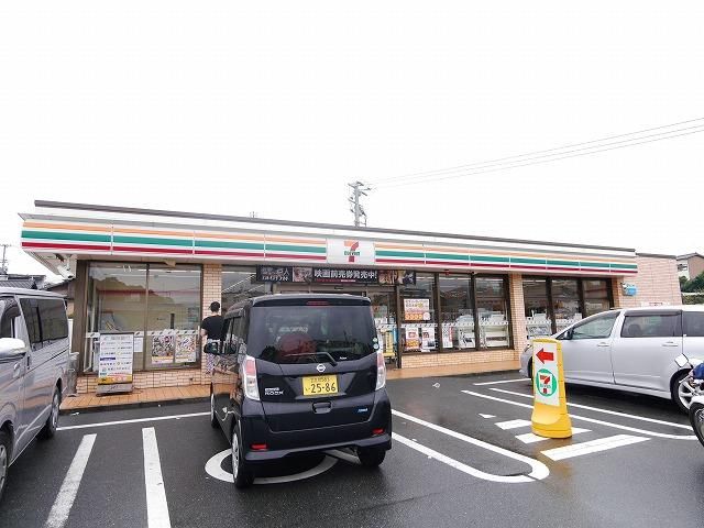 セブン‐イレブン／小倉篠崎２丁目店(294m)