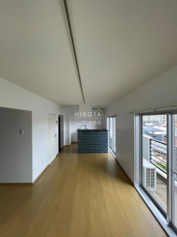 サンク南小倉店(1830m)