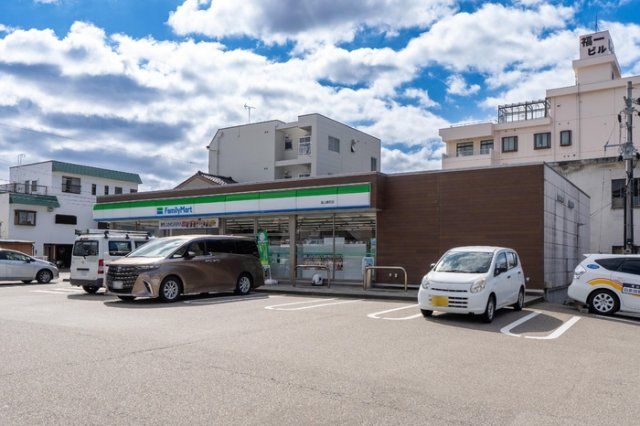 近くに施設あり