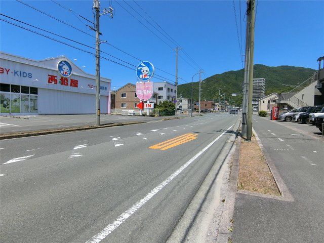 近くに施設あり