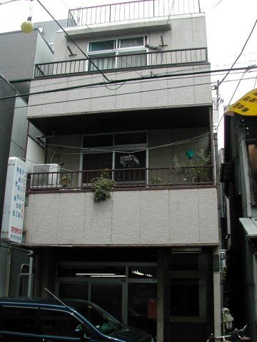 コマビルの外観画像