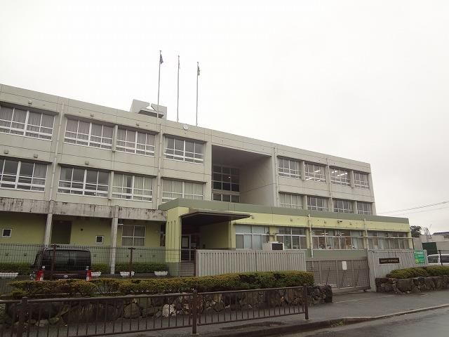 飛幡中学校(729m)