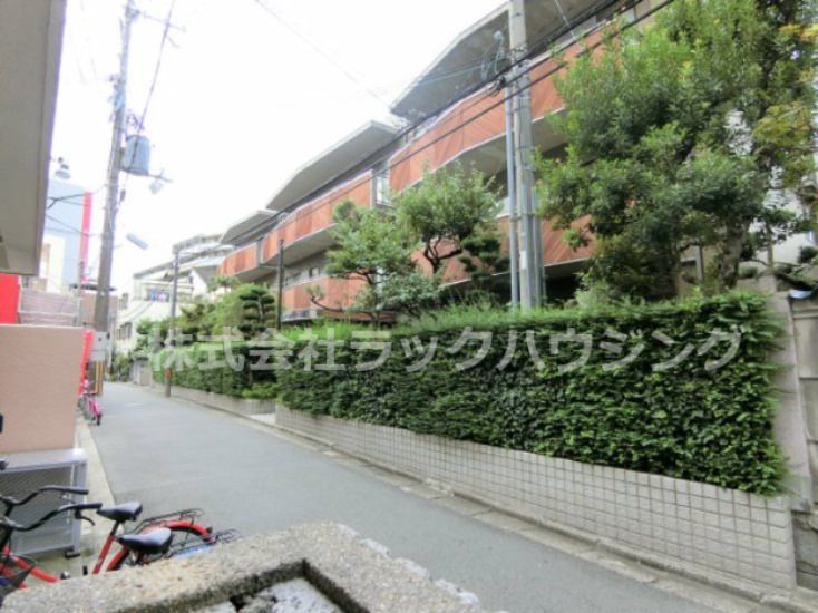 近くに施設あり