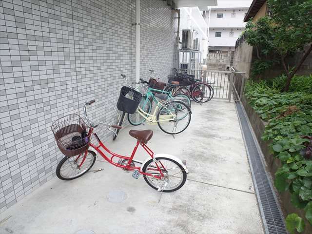 近くに施設あり