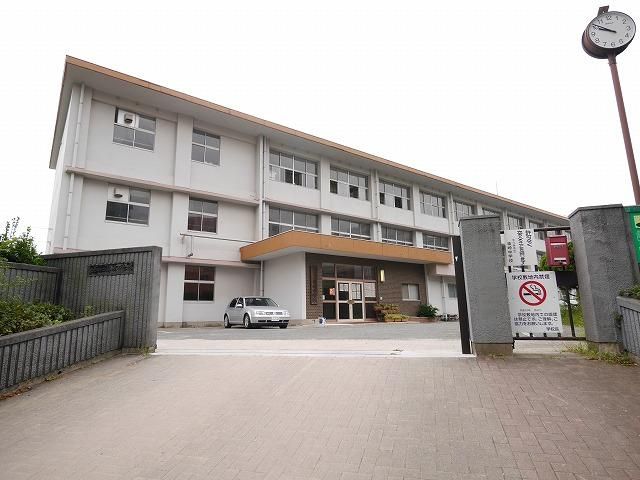 篠崎中学校(1240m)