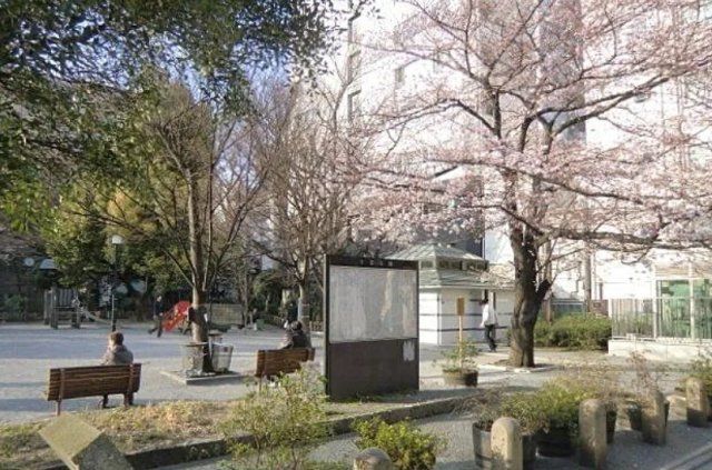 近くに施設あり