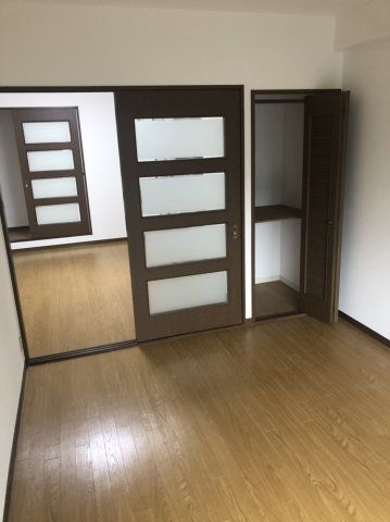 ベッドルーム