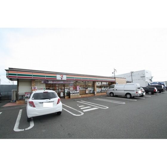 コンビニ「セブンイレブン厚木金田店まで700m」