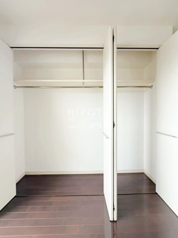 福岡銀行／三萩野支店 (50m)