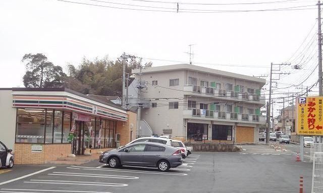 セブンイレブンまで267m