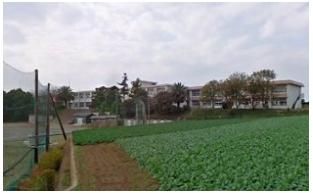 初声中学校まで1330m