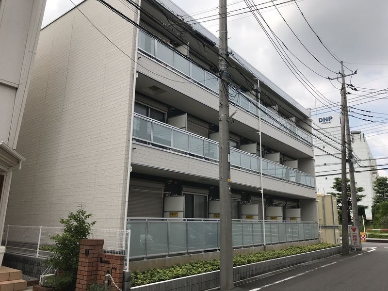 リブリ・エシュレの外観画像