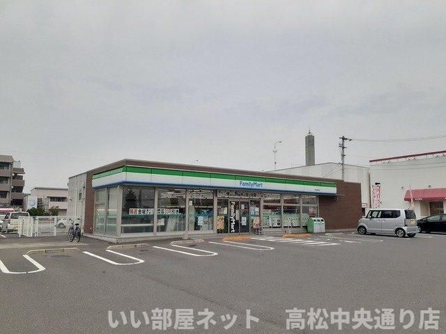 ファミリーマート宇多津浜店まで370m