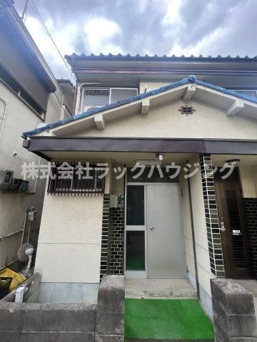 四條畷市岡山テラスハウス左の外観画像