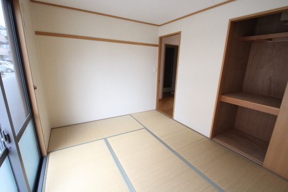 ベッドルーム