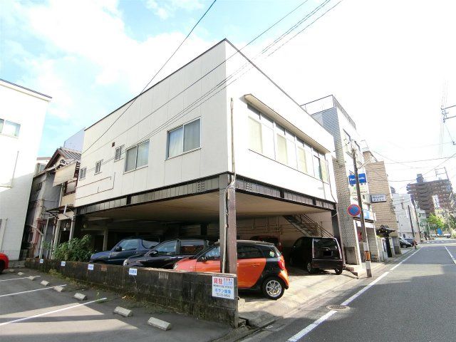 東中央1丁目浜田アパートの外観画像