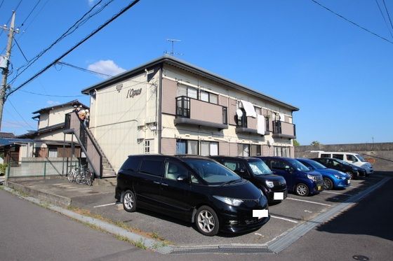 ラ・オプスの外観画像