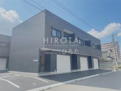 ラグナ・セカGarage03 B棟の外観画像