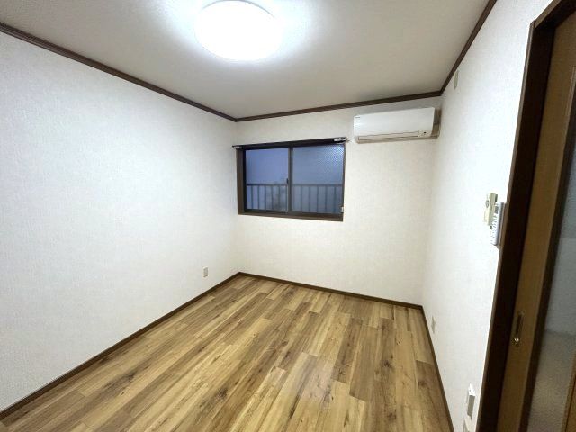ベッドルーム
