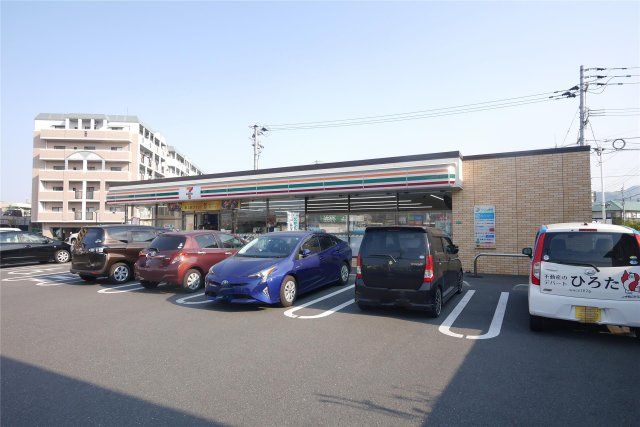 セブン-イレブン 小倉下曽根新町店(300m)