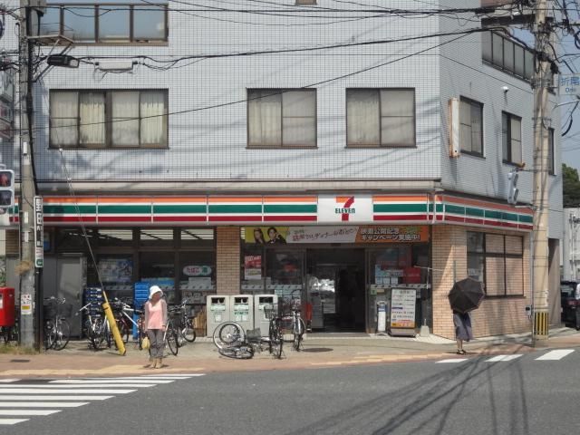 セブンイレブン(451m)