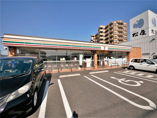 セブンイレブン小倉葛原1丁目店(200m)