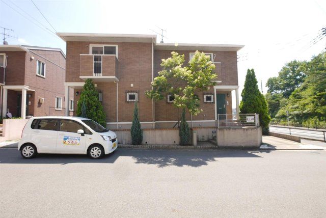 フレンドリースクエア鉄王13号地の外観画像