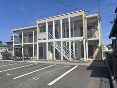 レオパレスフローラの外観画像