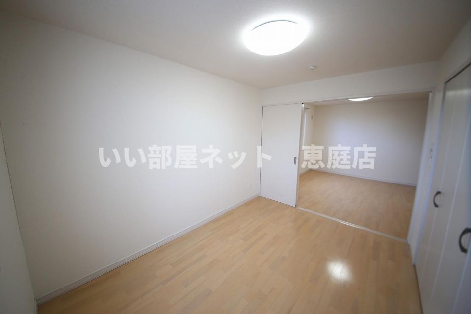 ベッドルーム