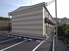 レオパレスオレンジコートの外観画像