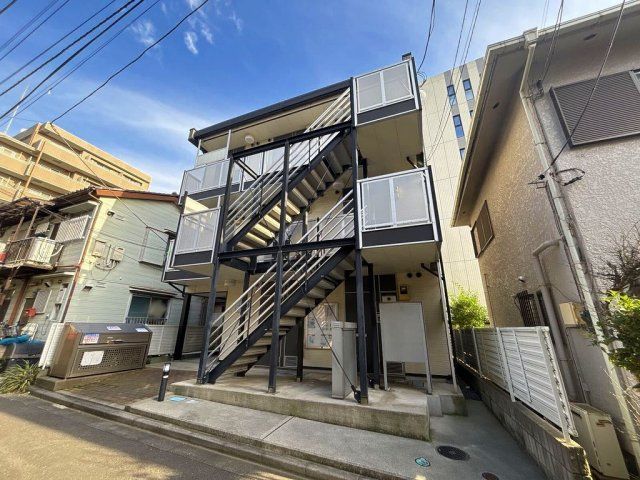 レオパレスワコウサンハイツC棟の外観画像