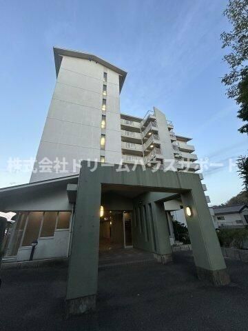 久里浜3丁目共同住宅の外観画像