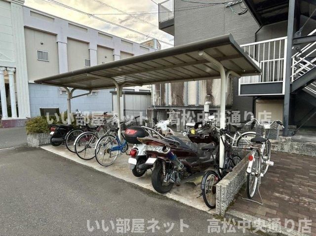 近くに施設あり