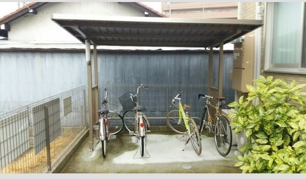 近くに施設あり