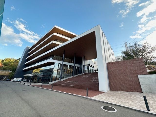 近くに施設あり