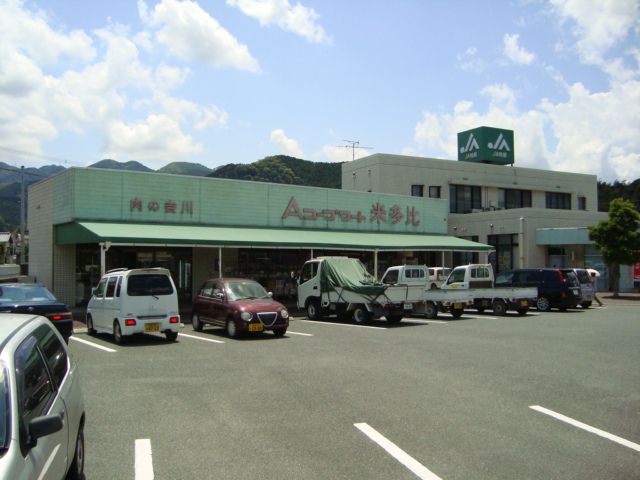 近くに施設あり