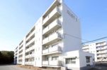 ビレッジハウス万富1号棟の外観