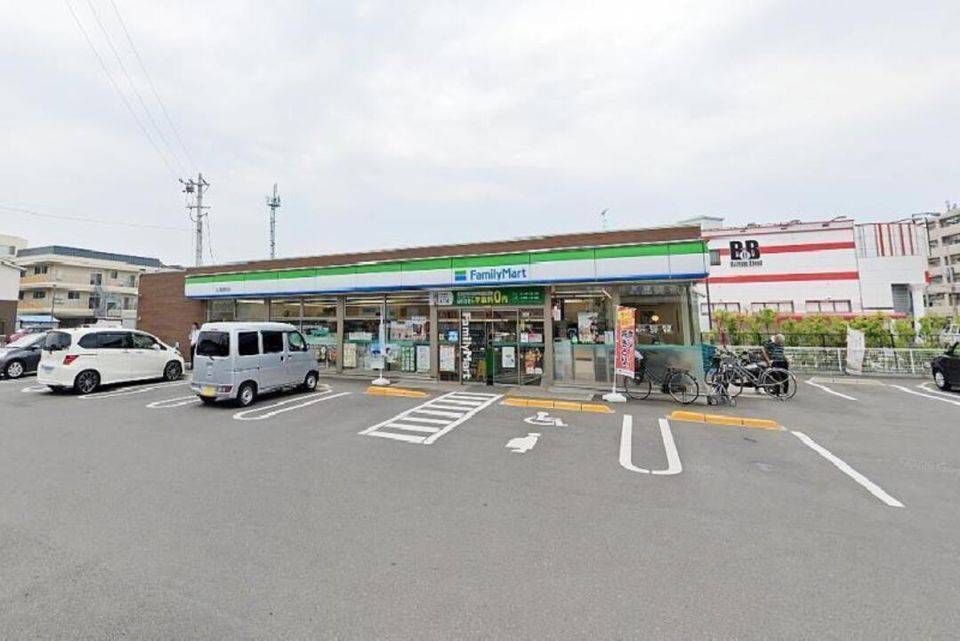 近くに施設あり