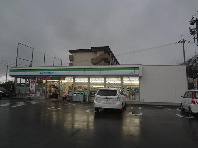 ファミリーマート／茶売町店 (438m)