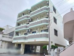 渡嘉敷マンションの外観画像
