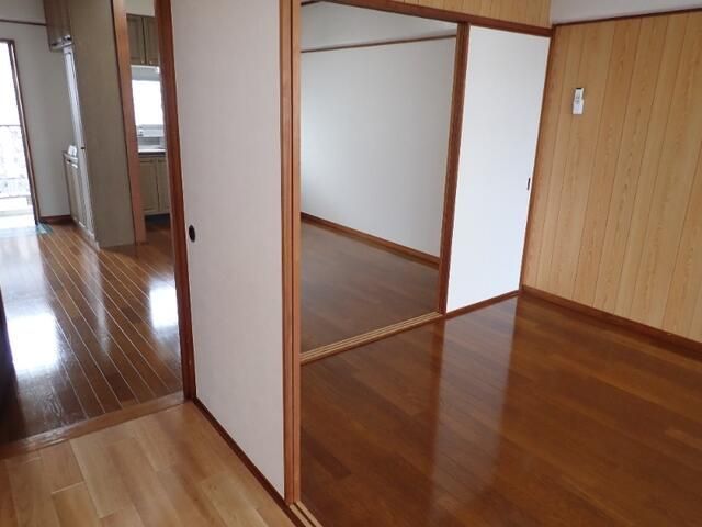 ベッドルーム