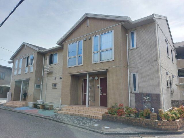 ロイヤル・メゾン A棟の外観画像