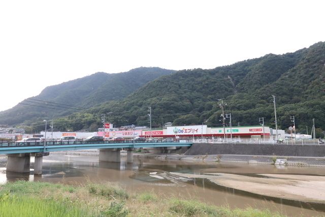 近くに施設あり
