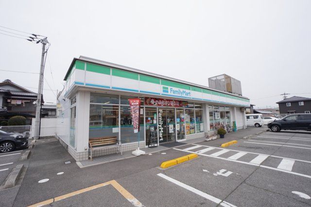 近くに施設あり