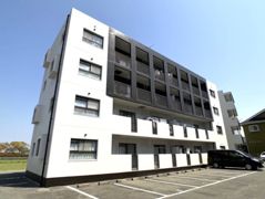 プラムインの外観画像