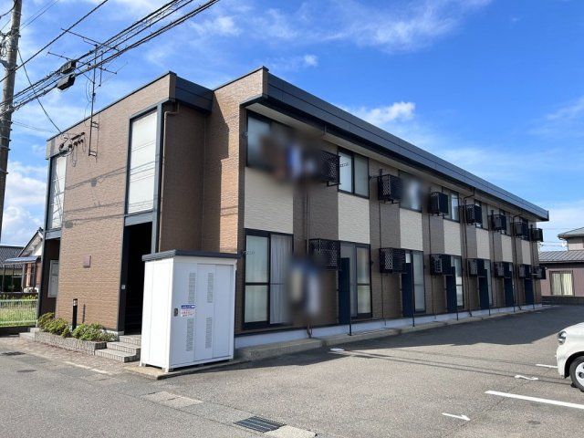 レオパレスおおとりの外観画像