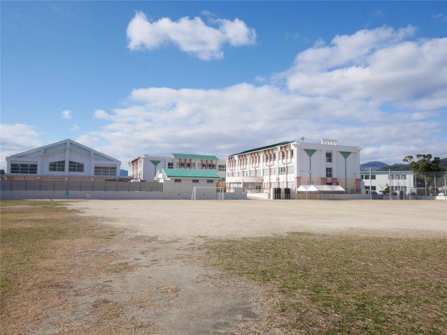 行橋小学校(240m)