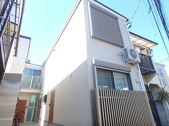 アガルイエ岸町の外観画像