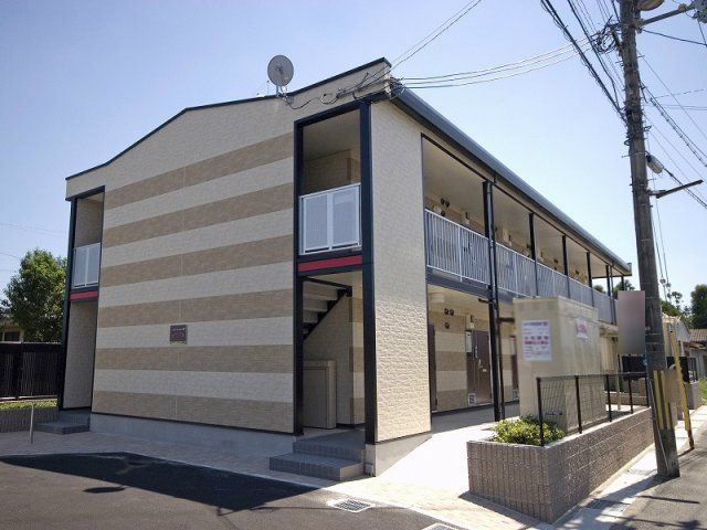 レオパレスE&WIMAMURAの外観画像