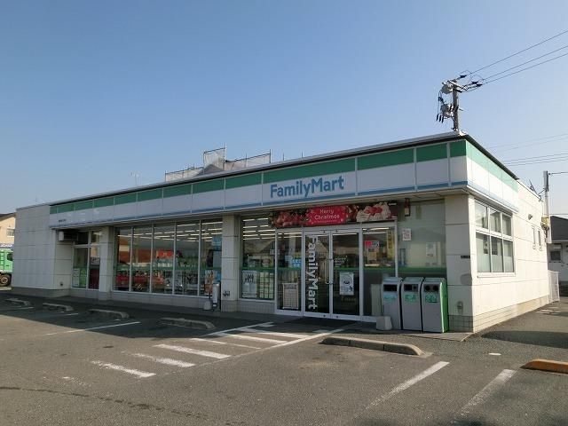 ファミリーマート遠賀松の本店 (132m)